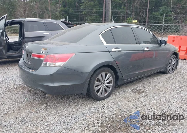 1HGCP3F86BA001479: 44429459