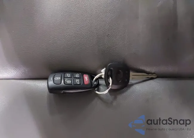 KNDMH4C78B6387200: 44429519