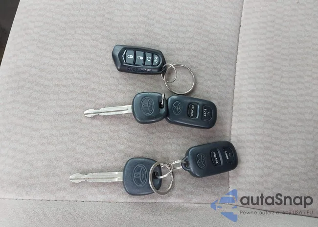 2T1BR30E47C779074: 44429682