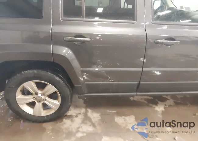 1C4NJRBB5GD558709: 44430911