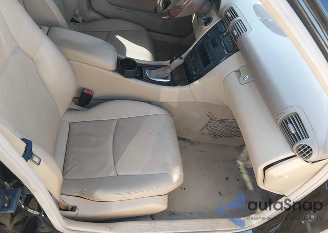 WDBRF64J82F223770: 44430973