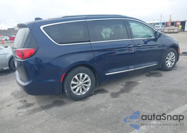 2C4RC1BGXJR174521: 44432150