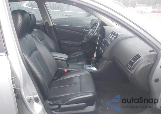 1N4AL2AP0BN441237: 44431377