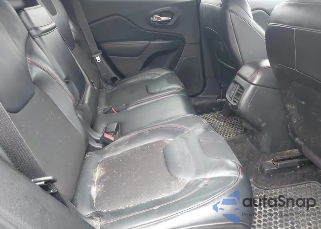 1C4PJMBB2FW681981: 44432905