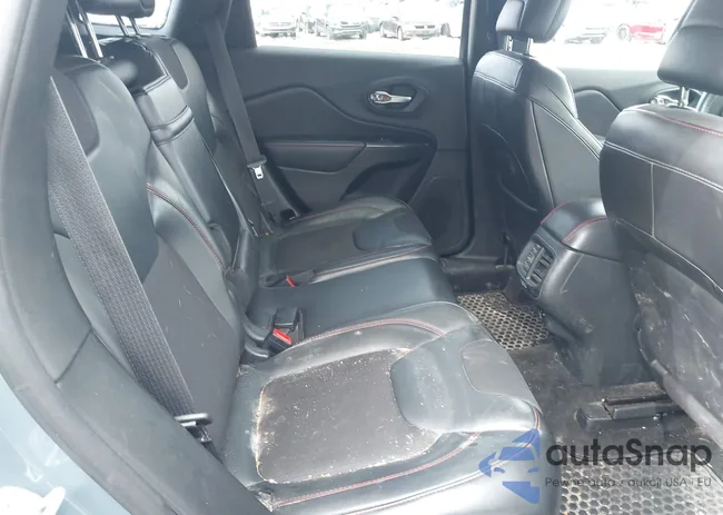 1C4PJMBB2FW681981: 44432905