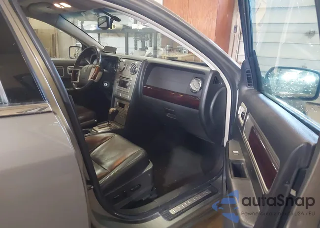 3LNHM28T68R659046: 44433035