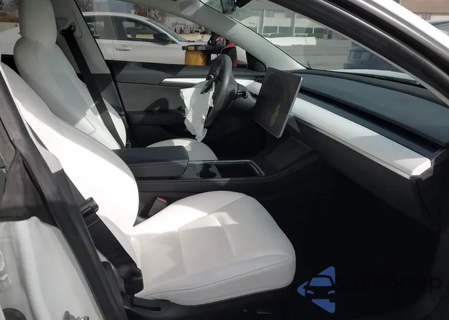 5YJ3E1EC6NF363449: 44433056