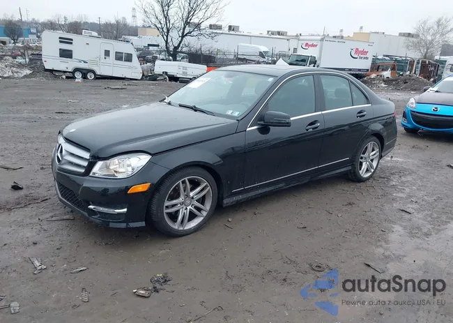 WDDGF8BB9CR233312: 44433128