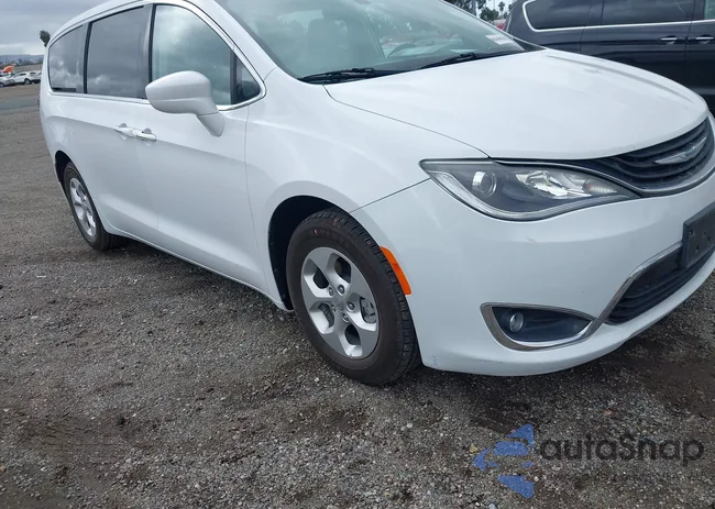 2C4RC1H76JR332957: 44433331