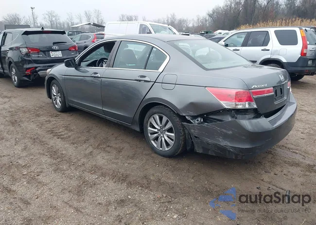 1HGCP2F78CA040058: 44432633