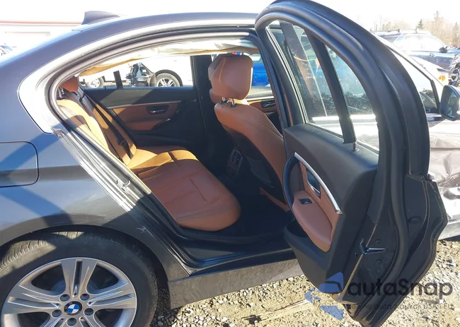 WBA8B9G58HNU09443: 44433788