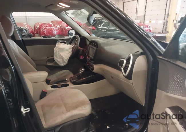 KNDJ23AU8L7084128: 44433797