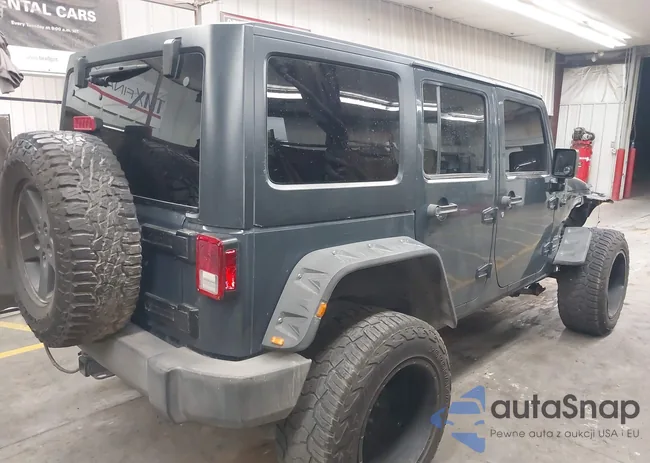 1C4BJWDG1JL815484: 44433891