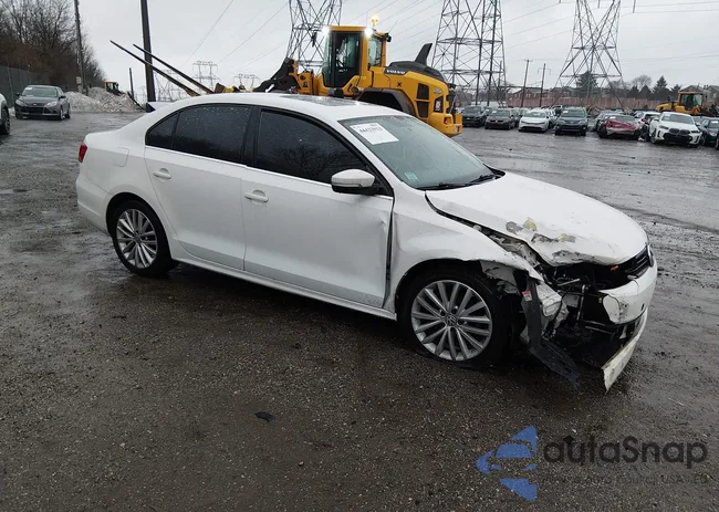 3VWLP7AJ9CM412344: 44433913