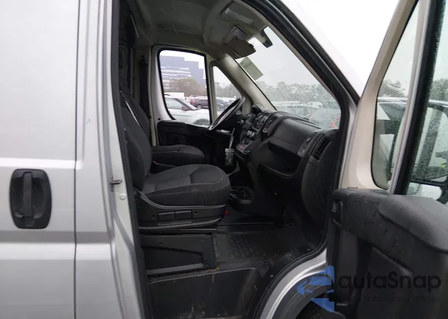 3C6TRVDG2EE125952: 44433482