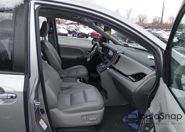 5TDYZ3DC4JS940590: 44434855