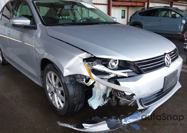 3VWDP7AJ1DM369057: 44434968