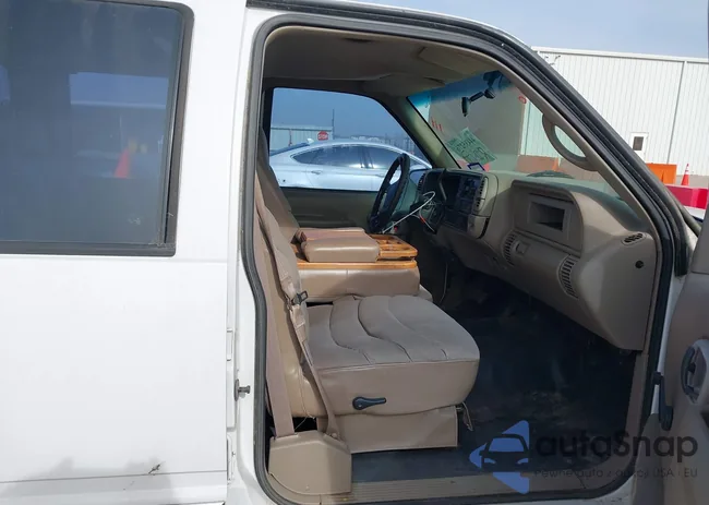 1GCGC33JXVF055832: 44435276