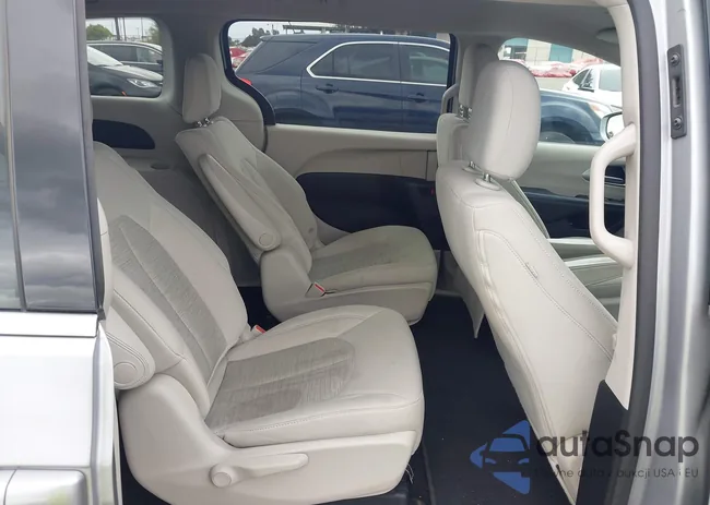 2C4RC1H77JR332966: 44434411