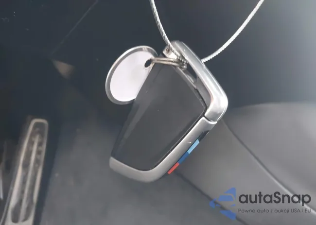 WBSJF0C58KB285606: 44435770