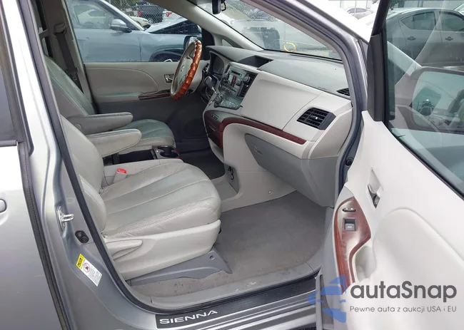 5TDYK3DC5BS068264: 44435846