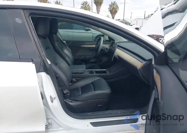 5YJ3E1EA4PF606676: 44435946