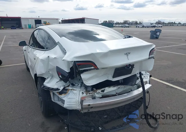 5YJ3E1EA4PF606676: 44435946