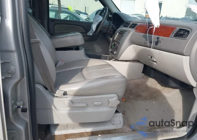 1GKFC330X9R147664: 44435367