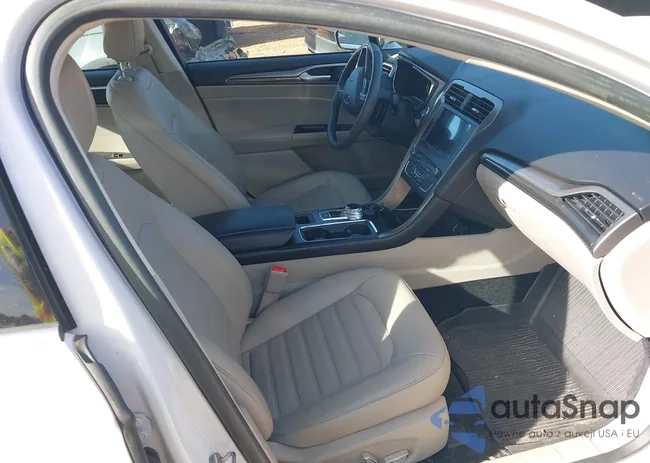 3FA6P0H93JR106880: 44435724