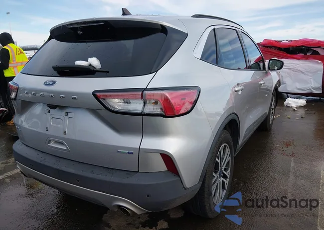 1FMCU9H65LUB24868: 44437041