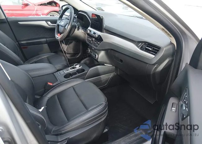 1FMCU9H65LUB24868: 44437041