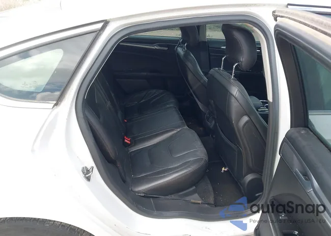 3FA6P0K9XDR229038: 44437155