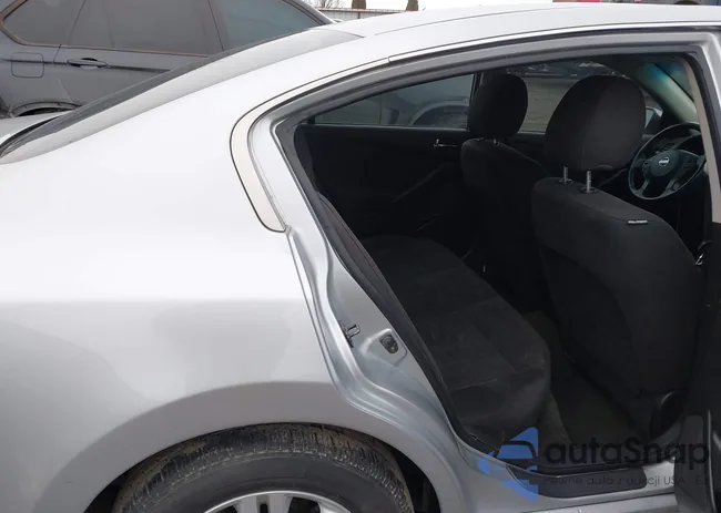 1N4AL2AP5CN510571: 44437821