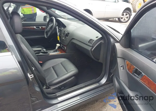 WDDGF5EB6AR107724: 44437845