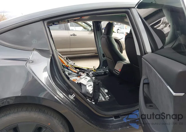 5YJ3E1EB5SF078406: 44438021