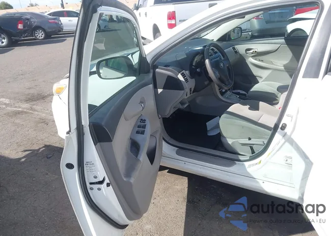 2T1BU4EE2CC807011: 44438231