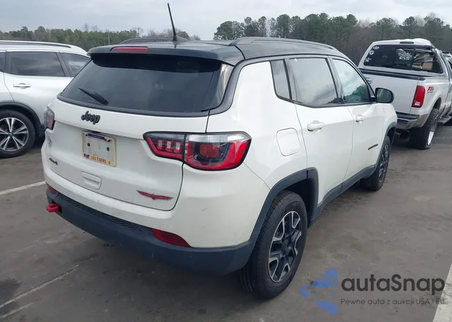 3C4NJDDB8KT795827: 44437561