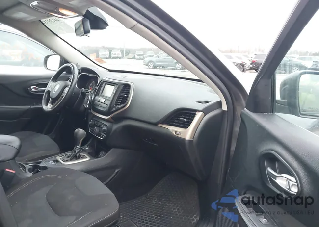 1C4PJMCB9GW132682: 44439314