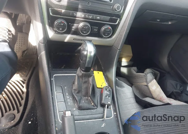 1VWAT7A39GC043660: 44438460