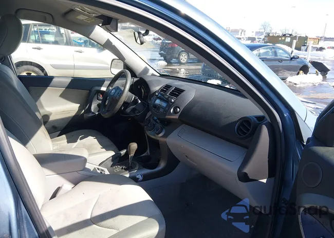 JTMBF33V09D003499: 44440067