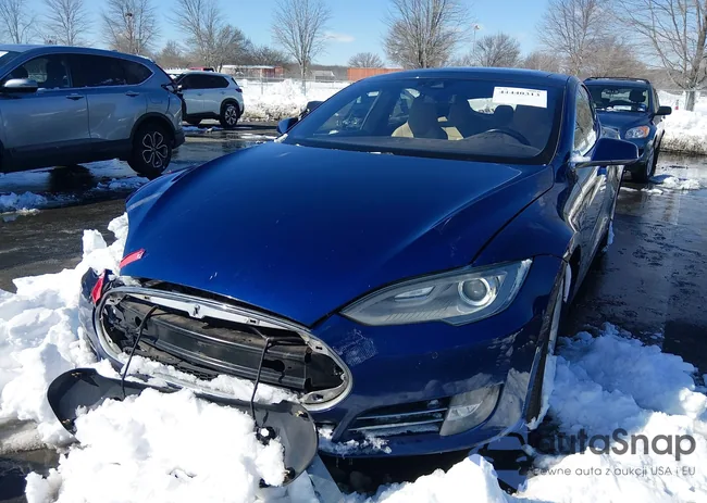 5YJSA1E20GF136470: 44440313