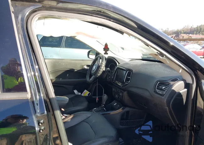 3C4NJCCB2JT122042: 44440343