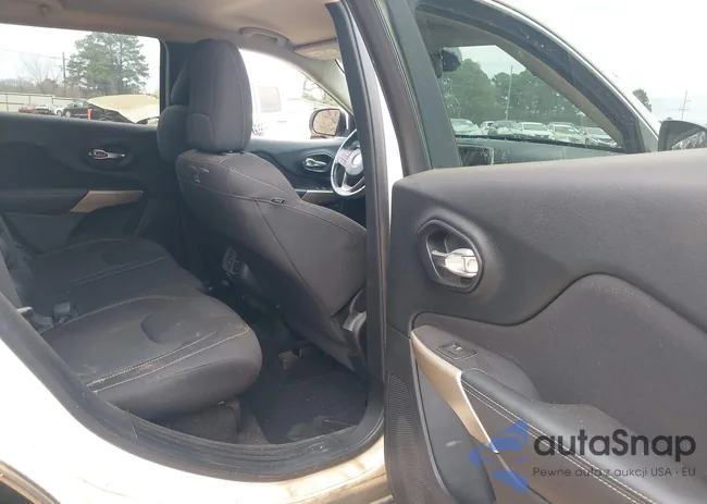 1C4PJLCB7HW574663: 44440859