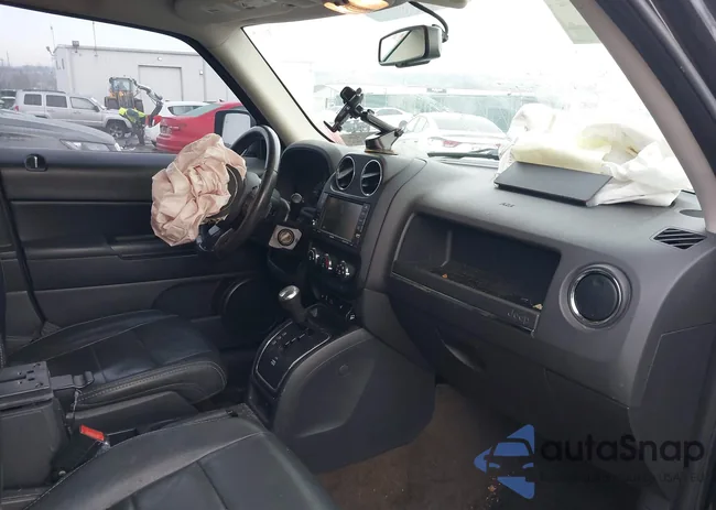 1C4NJRFB6GD523042: 44441244