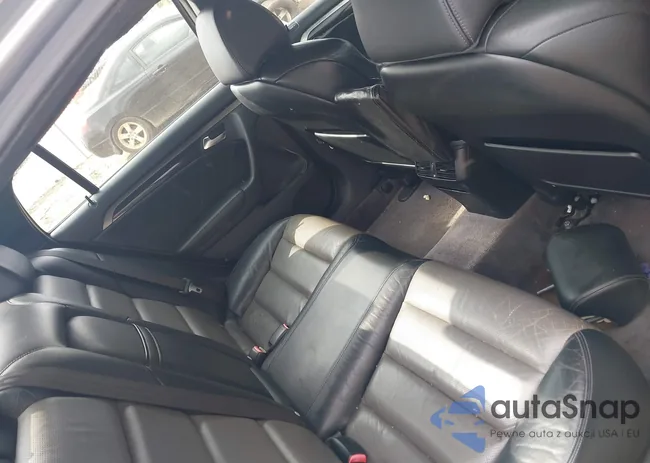 19UUA765X8A044184: 44440396