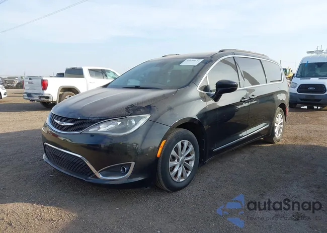 2C4RC1BG2HR739337: 44440671