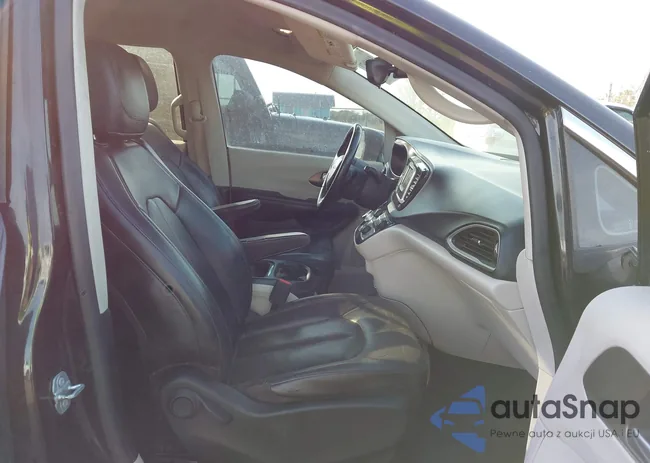 2C4RC1BG2HR739337: 44440671