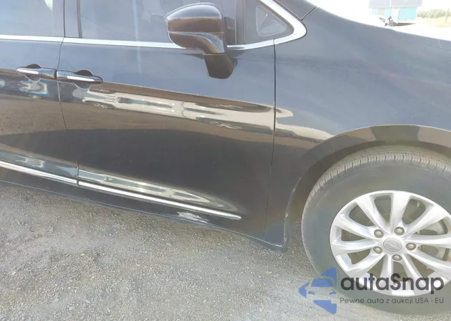 2C4RC1BG2HR739337: 44440671