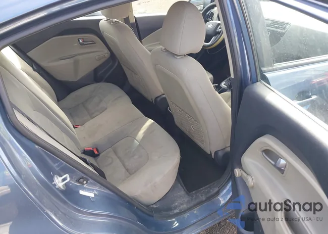 KNADM4A38G6654061: 44441950