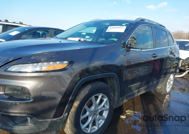 1C4PJMCSXHW575070: 44441665